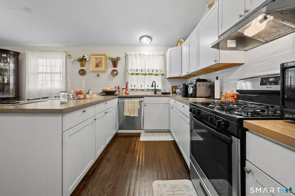 $250,000 | 10 Linden Court, Unit 10, Bloomfield, CT 06002