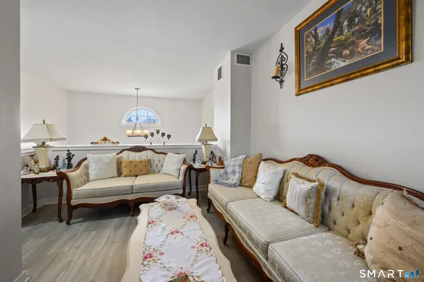 $250,000 | 10 Linden Court, Unit 10, Bloomfield, CT 06002