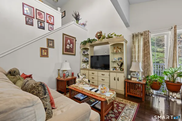 $250,000 | 10 Linden Court, Unit 10, Bloomfield, CT 06002