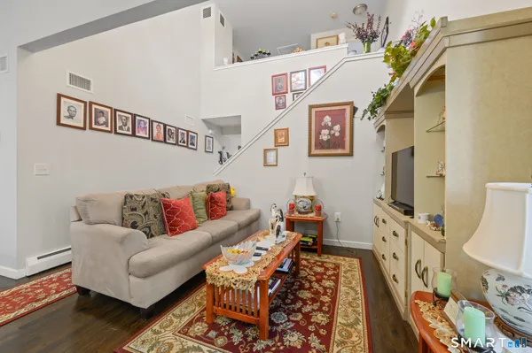 $250,000 | 10 Linden Court, Unit 10, Bloomfield, CT 06002