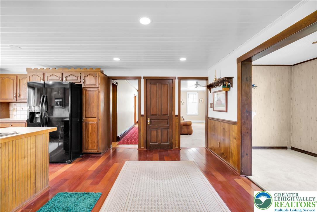 4006 Hecktown Road Bethlehem, PA 18020 - Photo 13 of 100