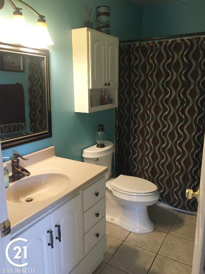 15724 Donald Road Capac, MI 48014 - Photo 26 of 48 1st floor full bath