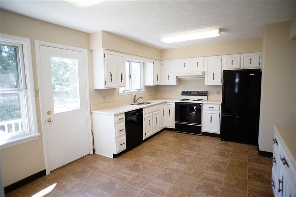 655 North 9th Street Indiana, PA 15701 - Photo 5 of 18 Kitchen