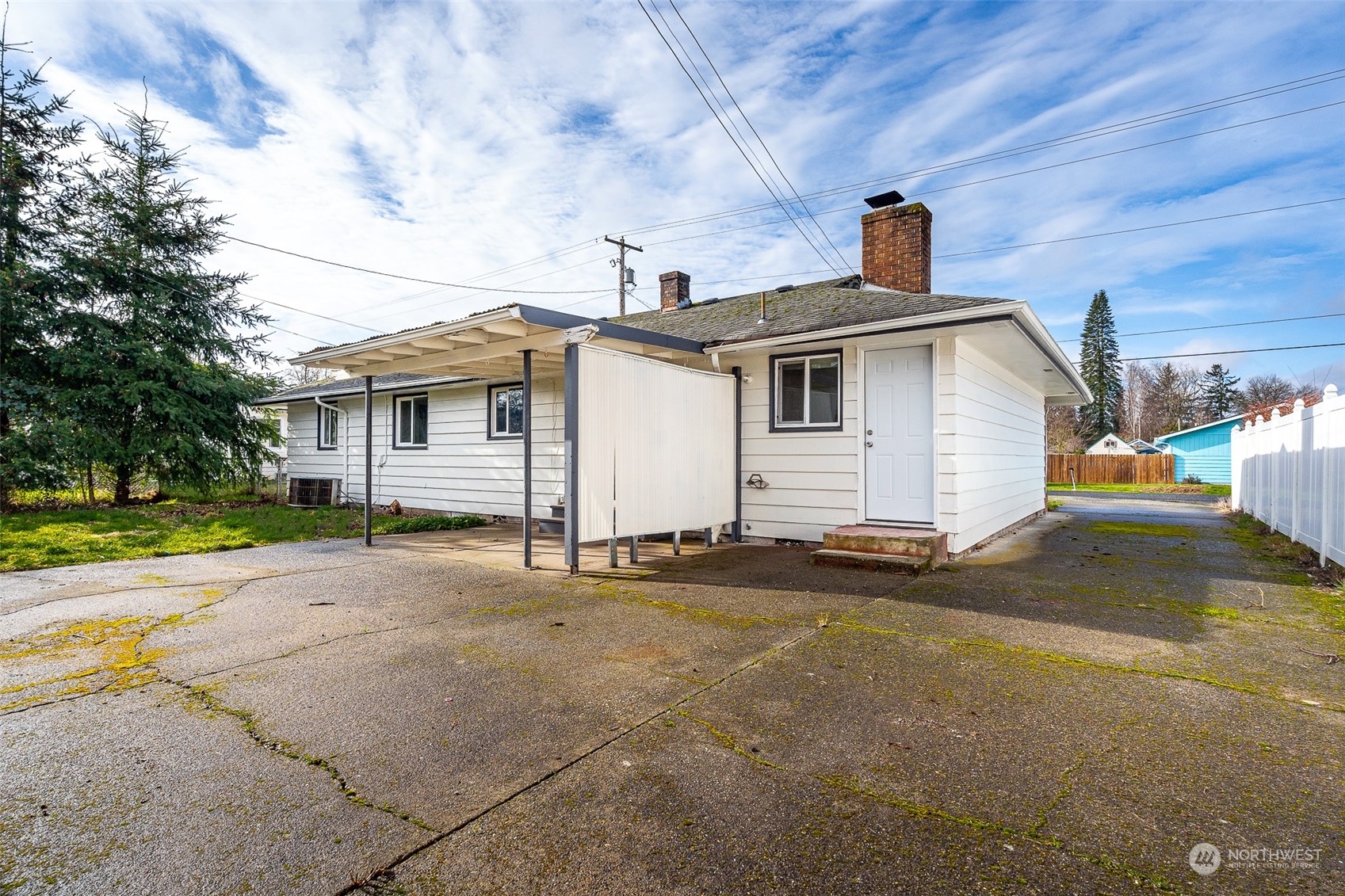 738 Southwest 19th Street Chehalis, WA 98532 - Photo 31 of 40 a view of a house with a street