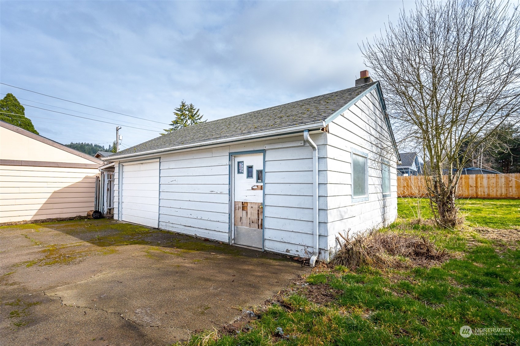 738 Southwest 19th Street Chehalis, WA 98532 - Photo 34 of 40 a view of a backyard