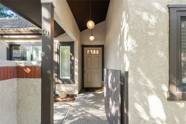 a view of an entryway of the house