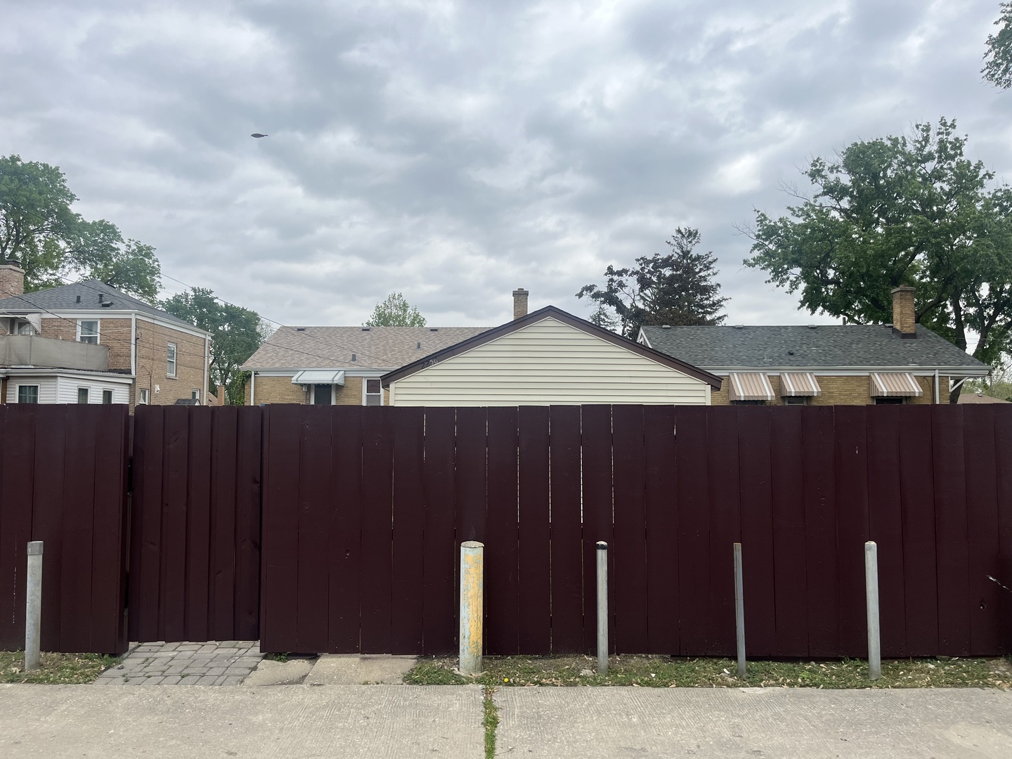 2256 South 15th Avenue North Riverside, IL 60546 - Photo 23 of 26 a backyard of the house