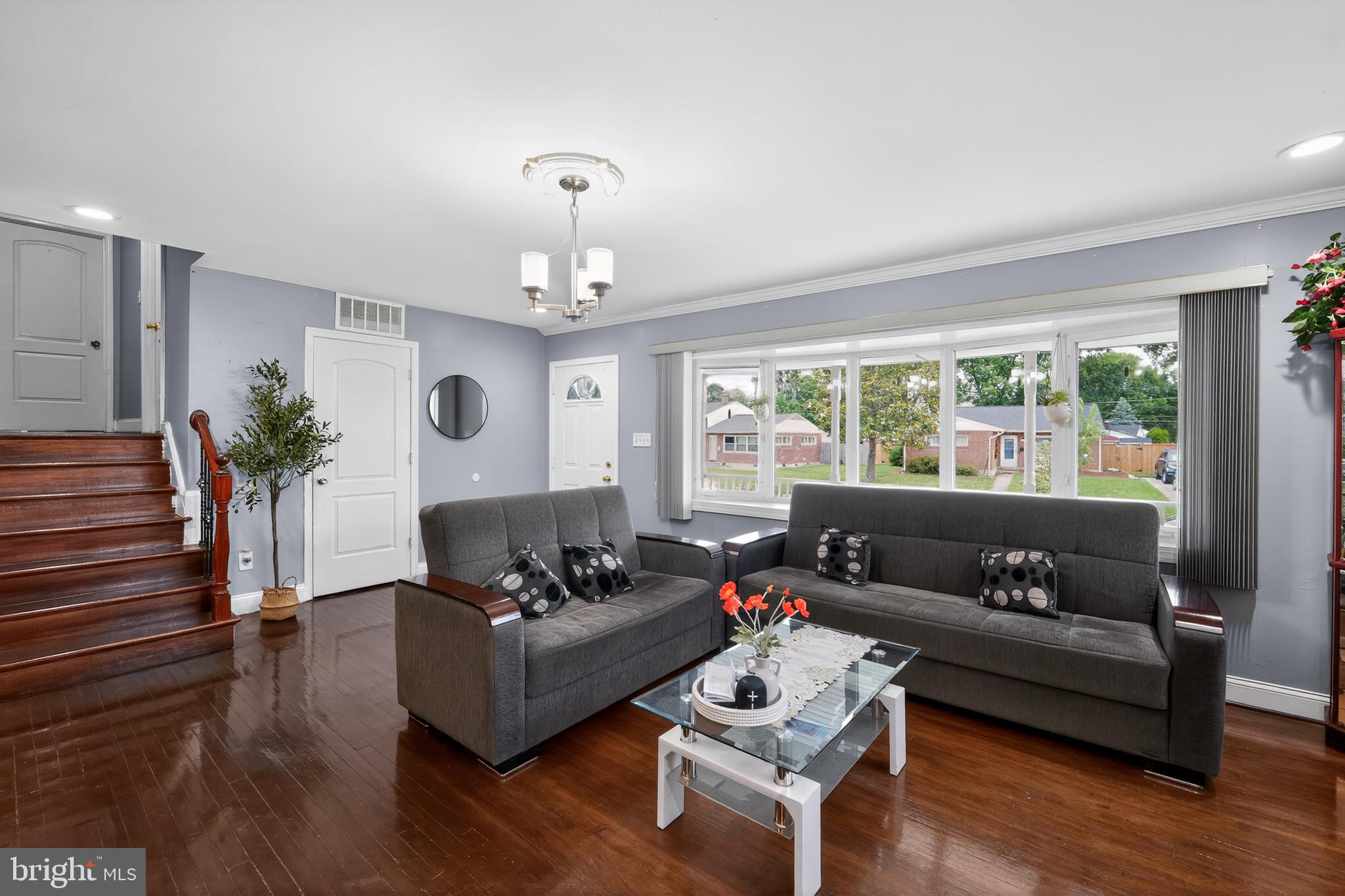 5909 Charnwood Road Catonsville, MD 21228 - Photo 6 of 31 Bright and inviting living space.