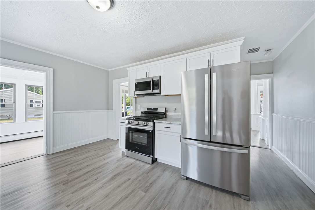 430 Cumberland Hill Road Woonsocket, RI 02895 - Photo 7 of 36