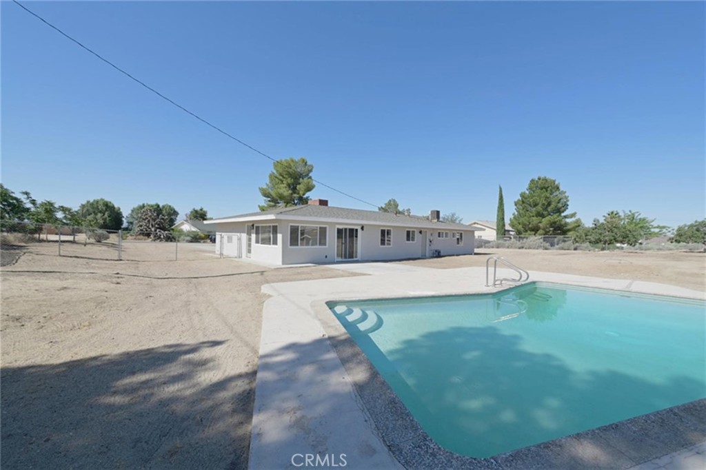 18190 Hiawatha Road Apple Valley, CA 92307 - Photo 23 of 28 Backyard