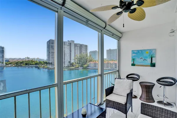 $1,650 | 2999 Point E Drive, Unit C511, Aventura, FL 33160