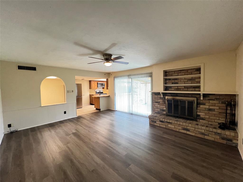 2107 Victoria Road Carrollton, TX 75007 - Photo 12 of 39