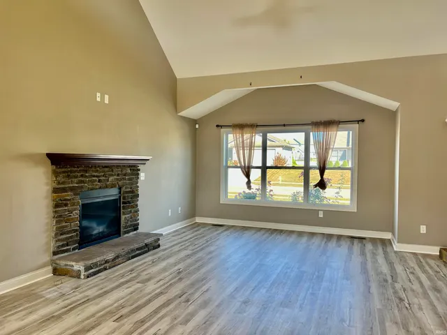 $2,300 | 8611 Springberry Drive, Fort Wayne, IN 46818