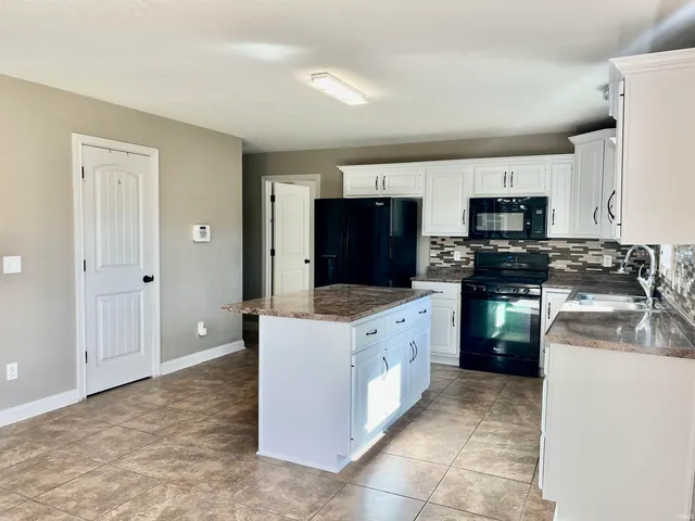 $2,300 | 8611 Springberry Drive, Fort Wayne, IN 46818