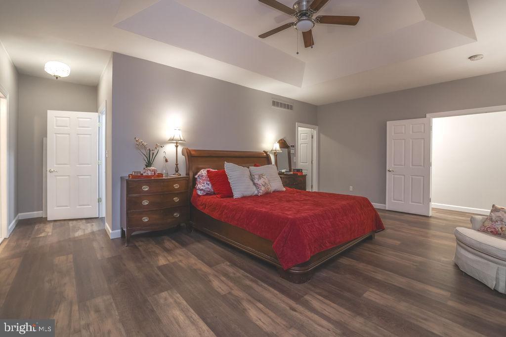 5 Popper Street Manahawkin, NJ 08050 - Photo 35 of 74 main suite