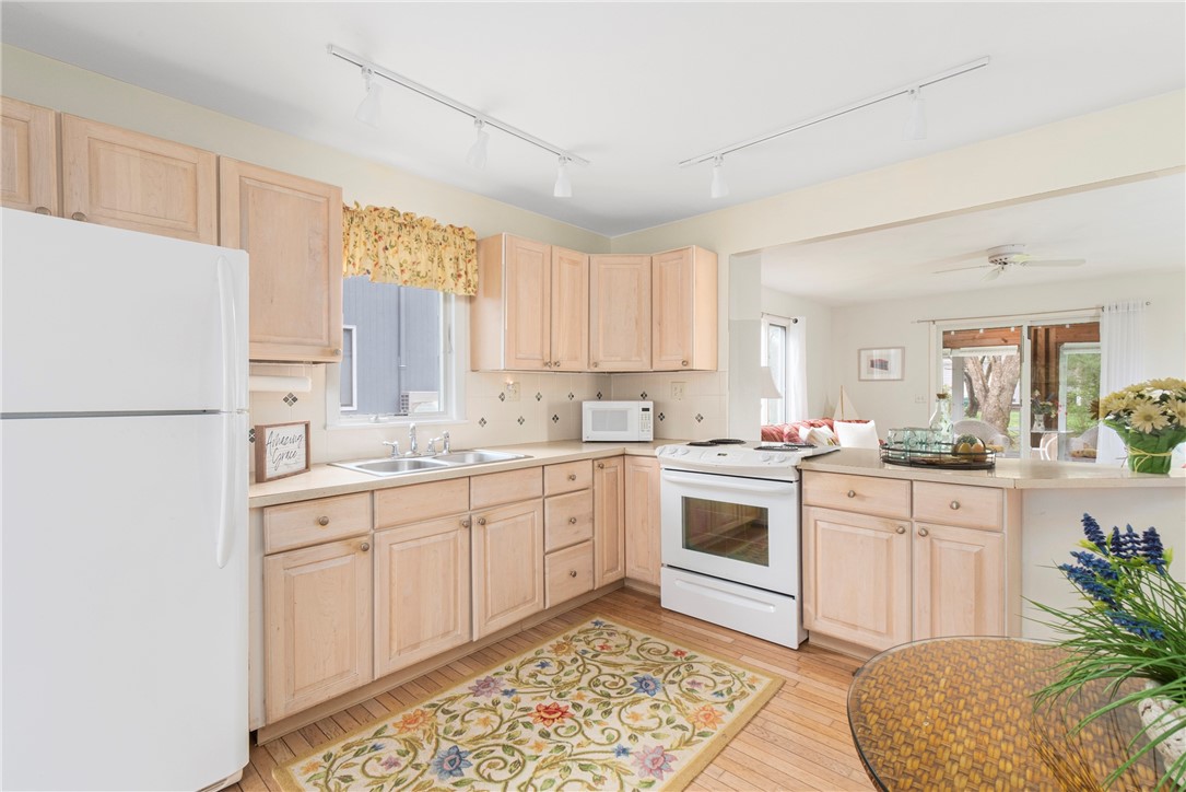 36 Beach Plum Road Narragansett, RI 02882 - Photo 16 of 44 Gallery Image 16