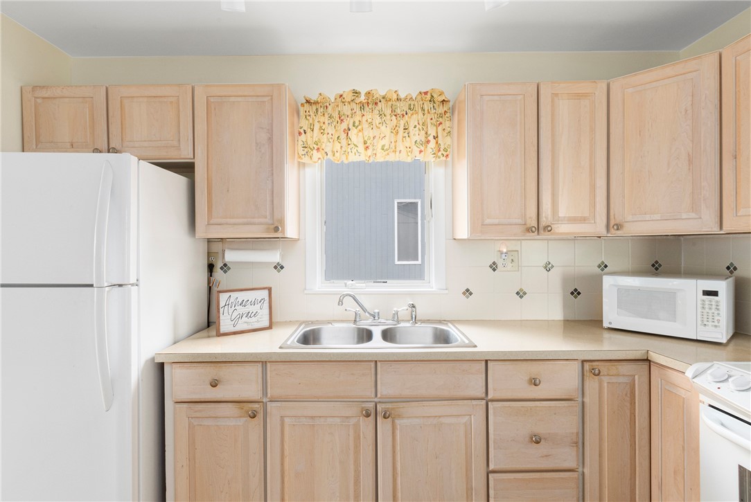 36 Beach Plum Road Narragansett, RI 02882 - Photo 19 of 44 Gallery Image 19