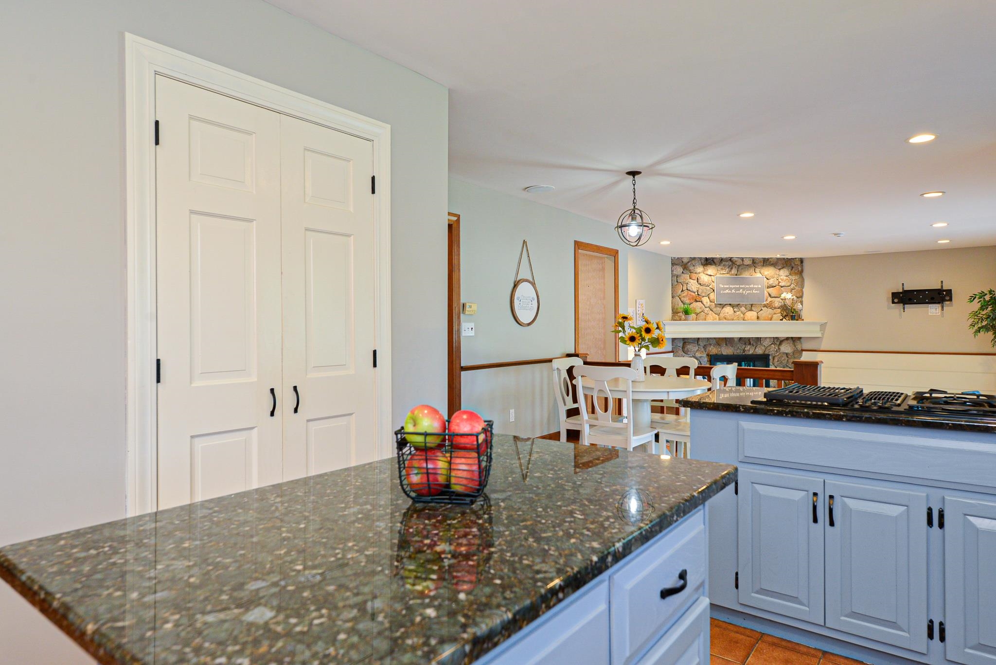 75 South Road North Hampton, NH 03862 - Photo 7 of 40