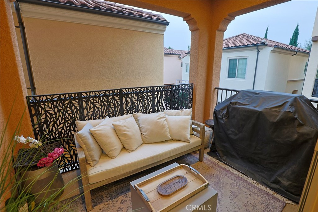 78 Kestrel Irvine, CA 92618 - Photo 27 of 32 a blue and white sitting area with in front of it