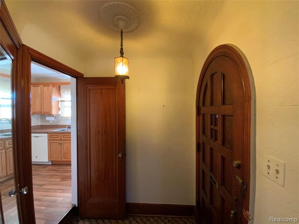 5200 Harvard Road Detroit, MI 48224 - Photo 12 of 56
