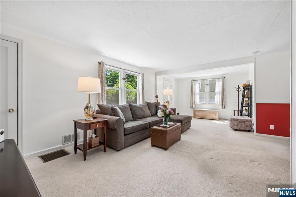 40 Elmwood Road Florham Park, NJ 07932 - Photo 7 of 35