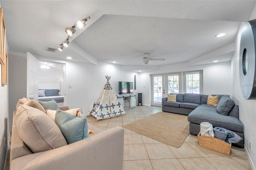 1261 12th Court Southwest Largo, FL 33770 - Photo 37 of 87