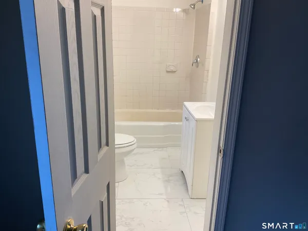 $2,600 | 113 Fairview Street, Unit 2, New Britain, CT 06051