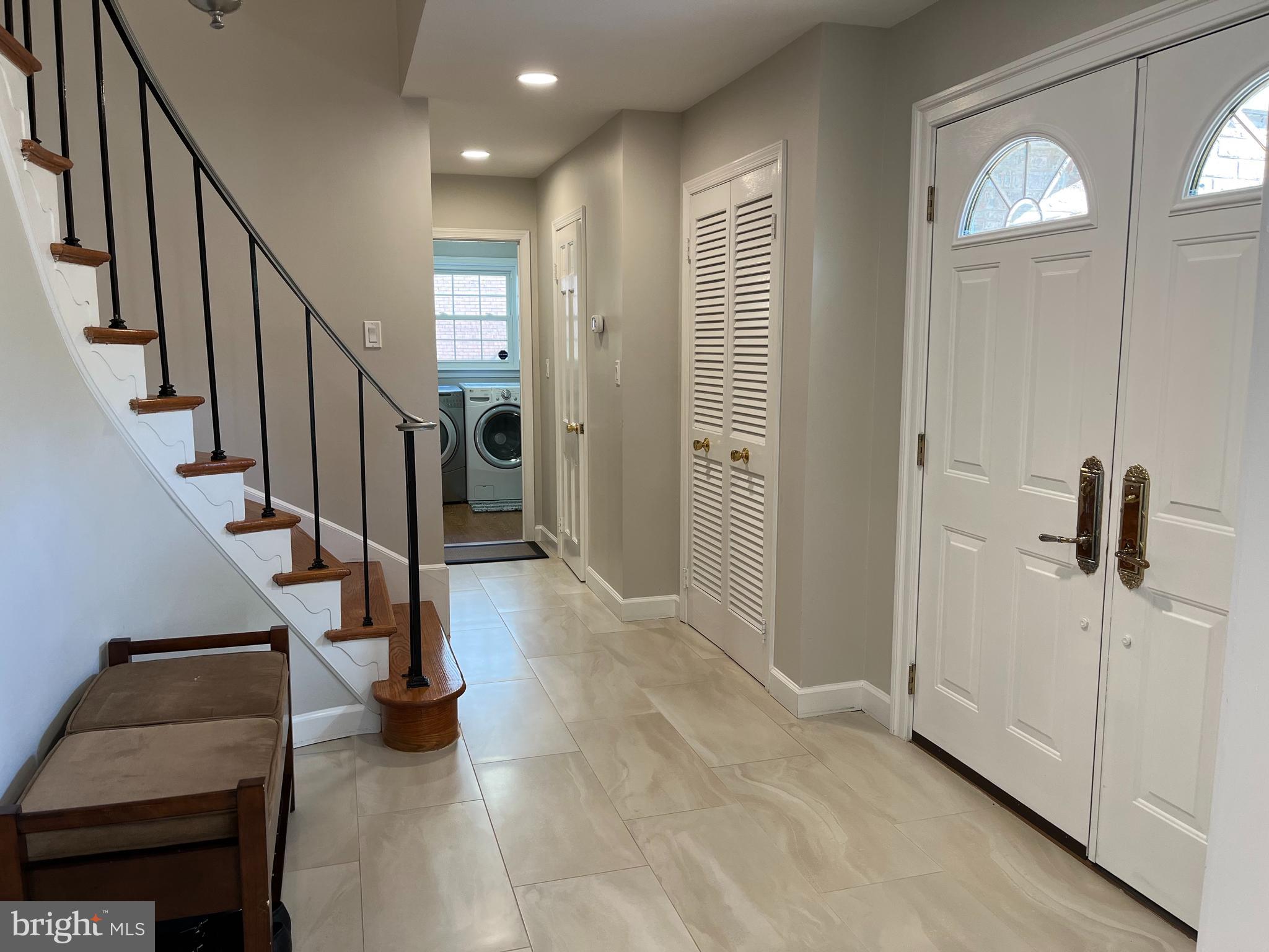 10216 Windsor View Drive Potomac, MD 20854 - Photo 3 of 43