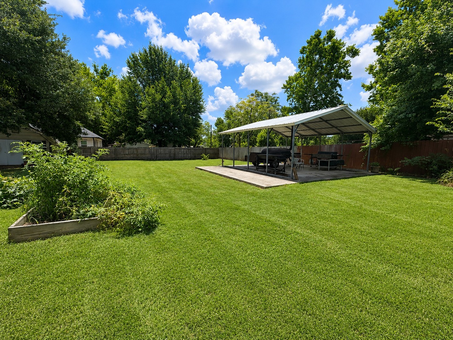 416 Division Street Jewett, TX 75846 - Photo 26 of 38 a view of a house with backyard and sitting area