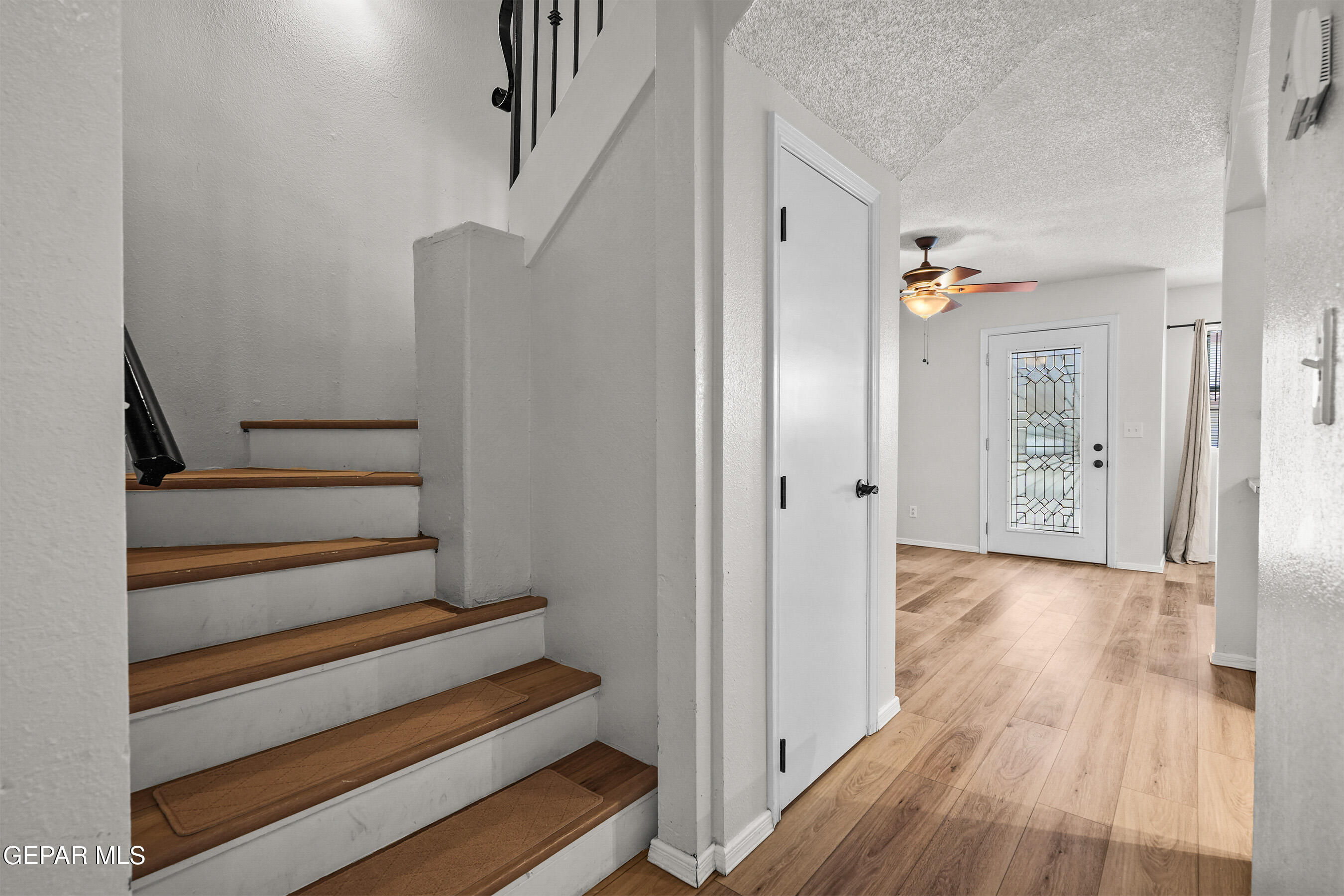 11023 Splendor Court El Paso, TX 79936 - Photo 12 of 43 Upper-Level Landing