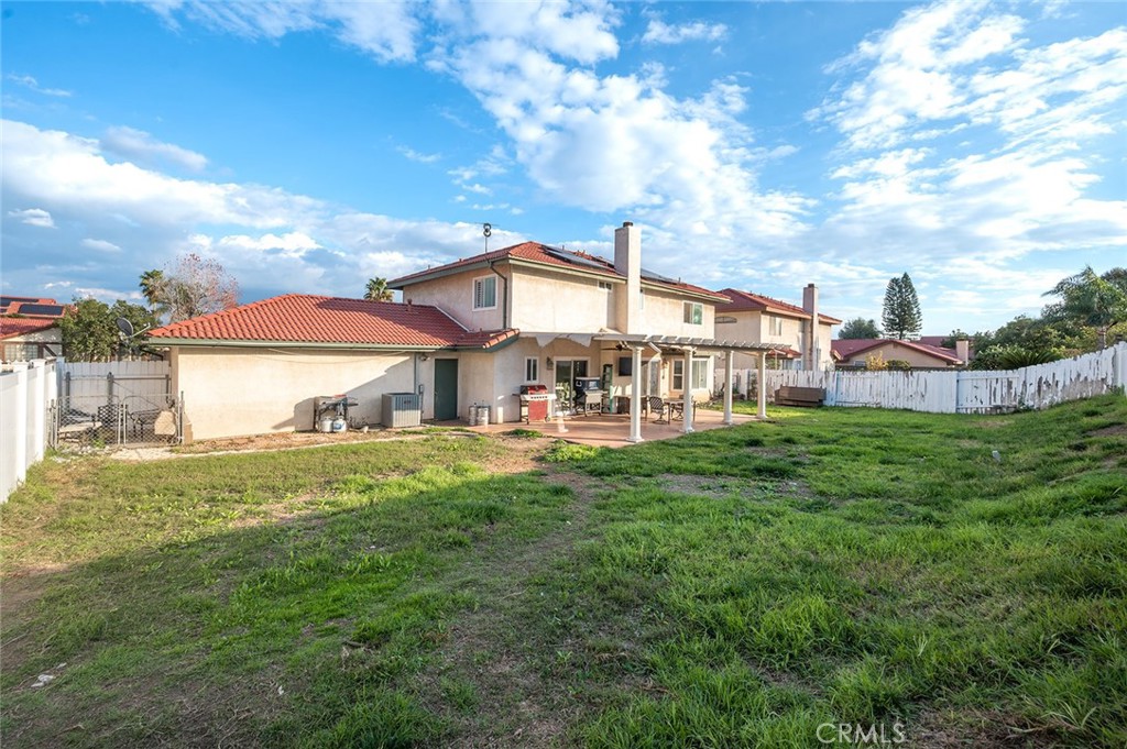 1790 North Encina Avenue Rialto, CA 92376 - Photo 37 of 47 a front view of house with yard