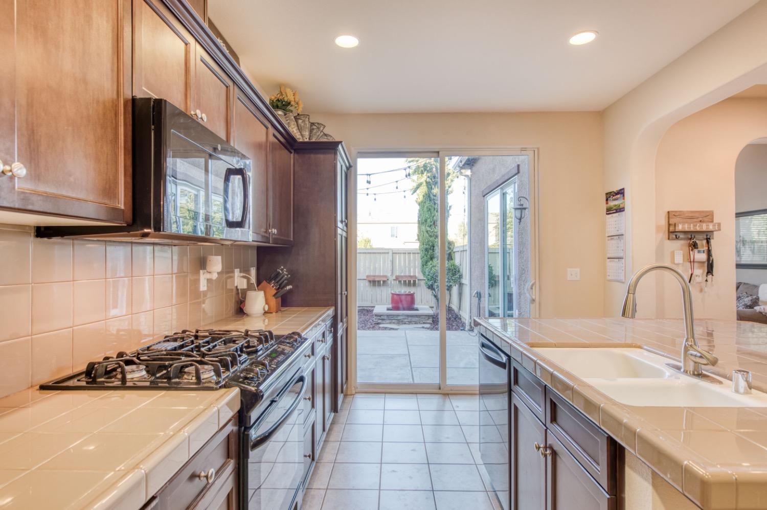 4085 Harlan Ranch Boulevard Clovis, CA 93619 - Photo 9 of 27