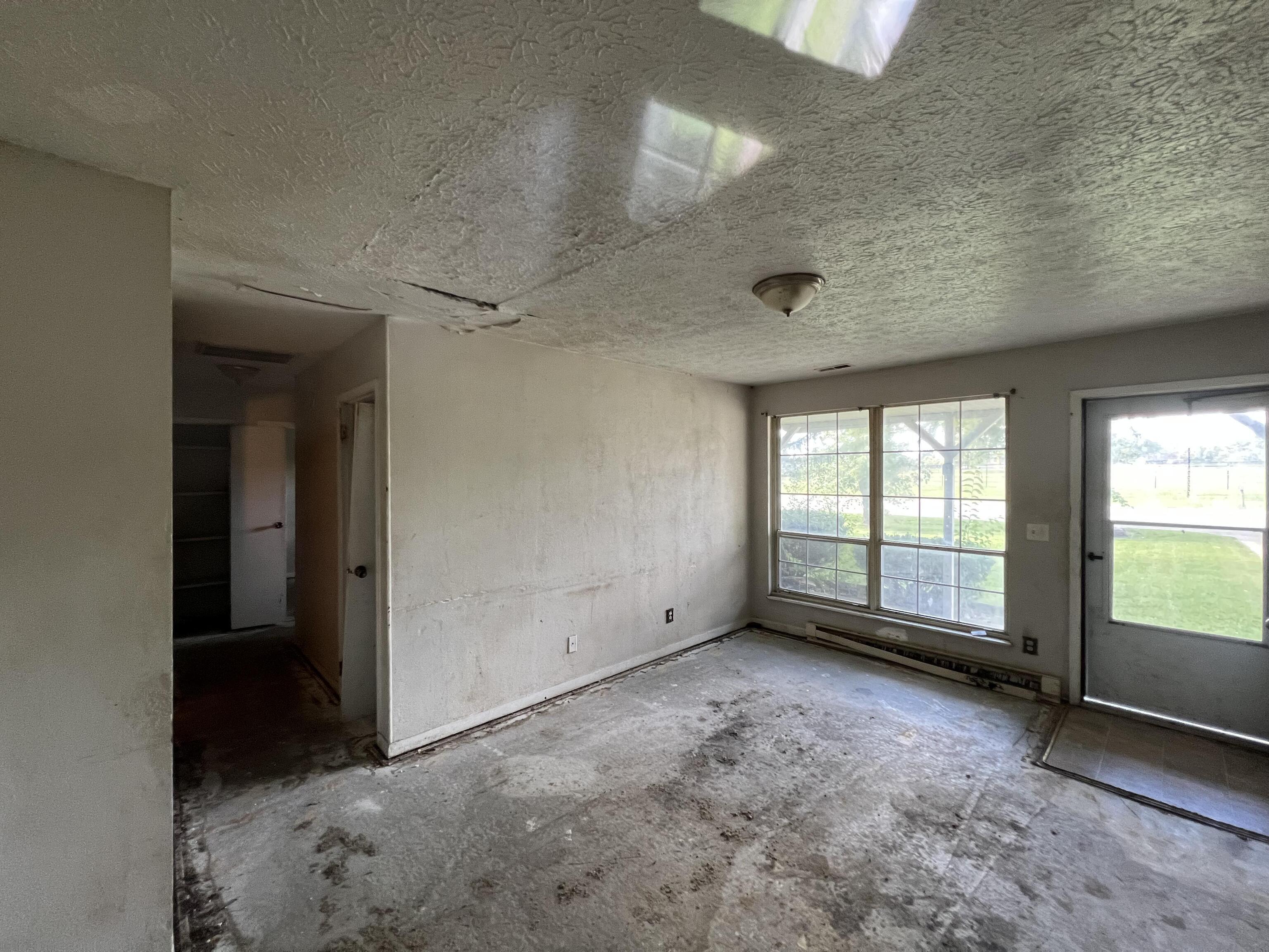 4417 Mitthoeffer Road Indianapolis, IN 46235 - Photo 12 of 32 Gallery Image 12