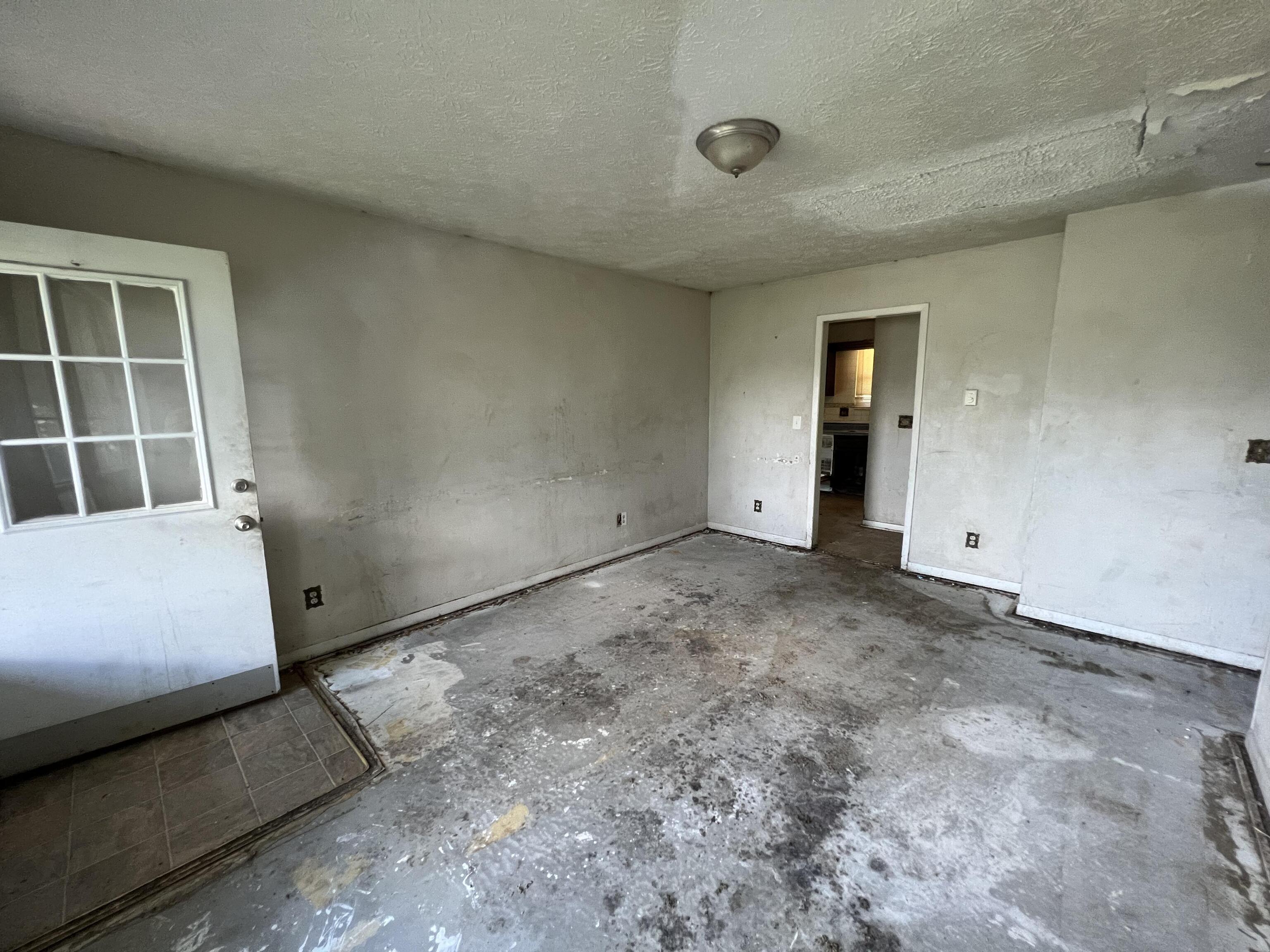 4417 Mitthoeffer Road Indianapolis, IN 46235 - Photo 10 of 32 Gallery Image 10