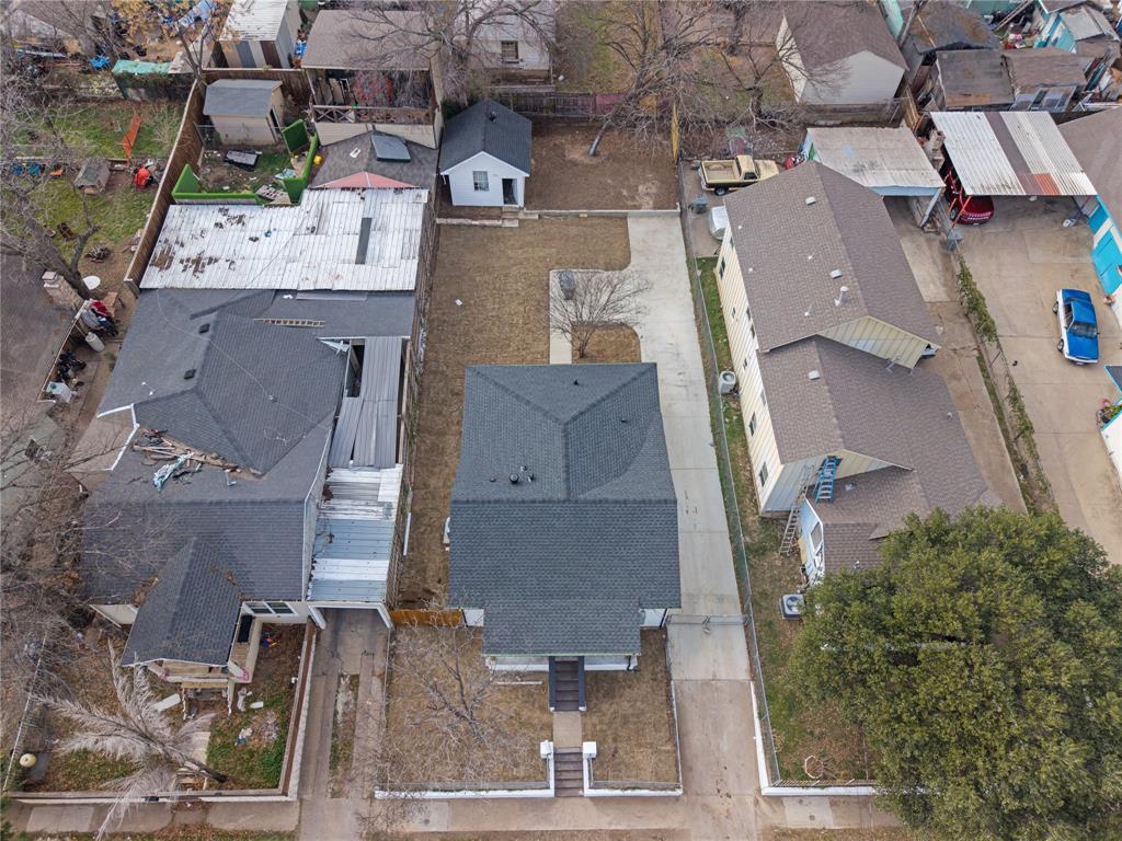 1715 Navaro Street Dallas, TX 75208 - Photo 31 of 33 Aerial view of residential area