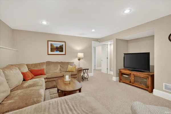 $675,000 | 53475 Hansel Lane, South Bend, IN 46637