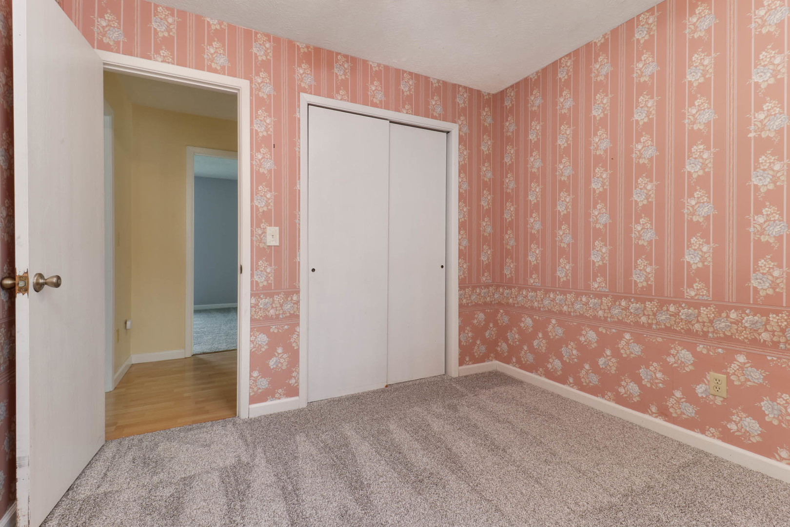1402 North Hershey Road Bloomington, IL 61704 - Photo 21 of 43