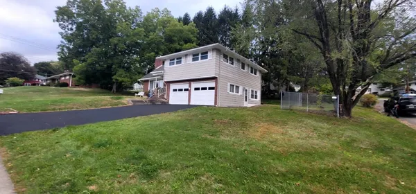 $340,000 | 6 Canterbury Drive, Endicott, NY 13760