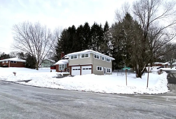 $340,000 | 6 Canterbury Drive, Endicott, NY 13760