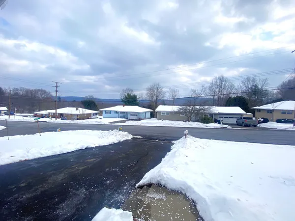 $340,000 | 6 Canterbury Drive, Endicott, NY 13760
