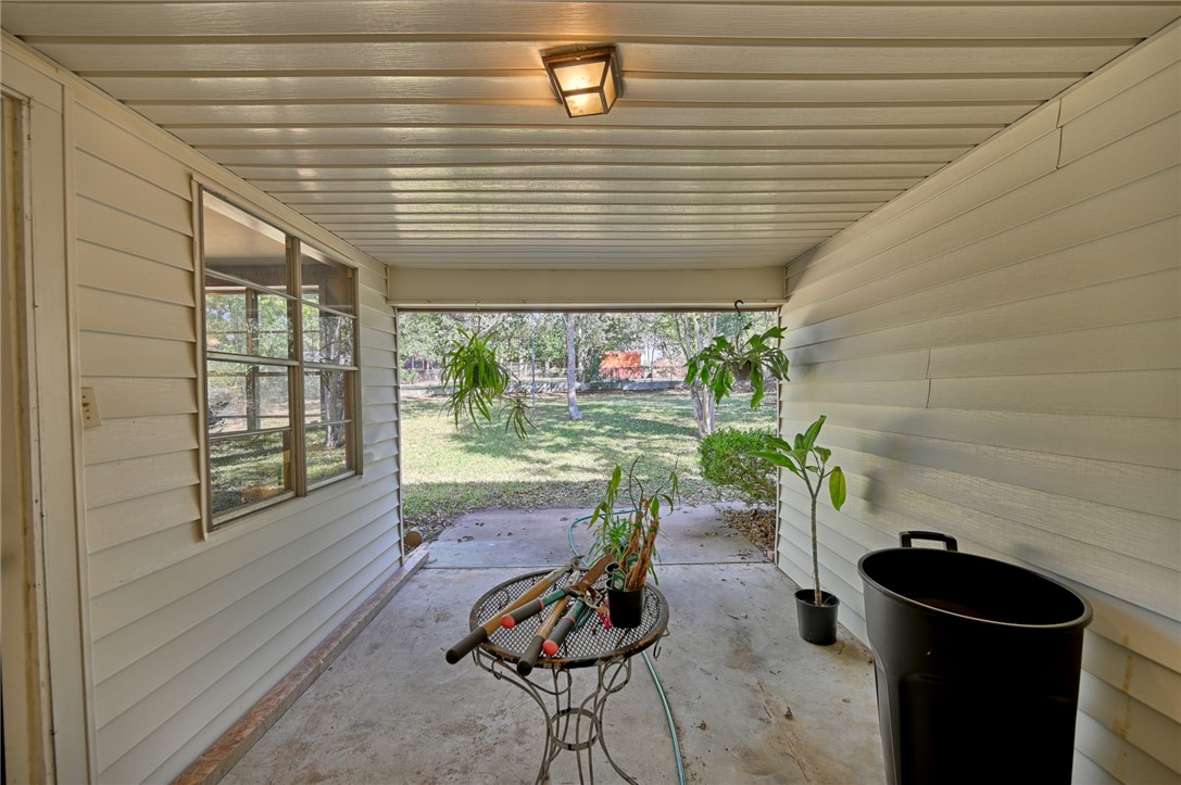 1703 South Day Street Brenham, TX 77833 - Photo 29 of 41 a porch with seating space