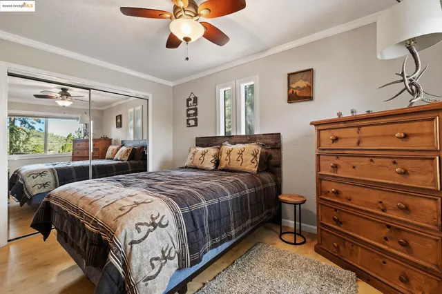 a view of livingroom with hardwood