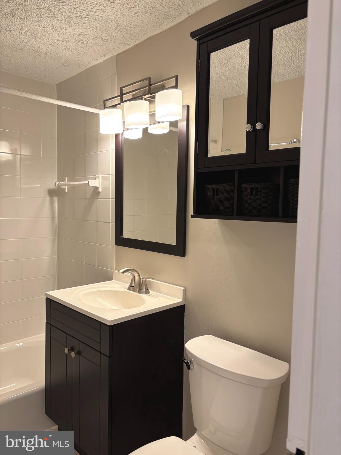 1200 South Arlington Ridge Road, Unit 605 Arlington, VA 22202 - Photo 14 of 23 Updated Bathroom