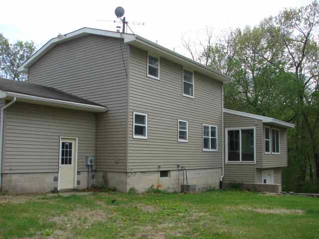 101 Witmer Road Moscow, IA 52760 - Photo 2 of 4 Gallery Image 2
