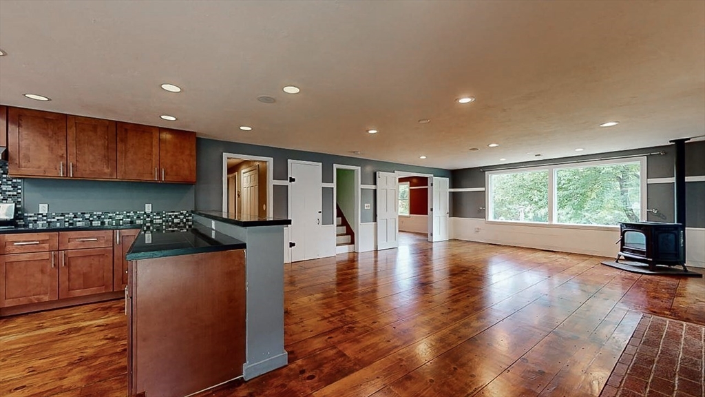 7 Elizabeth Road Auburn, MA 01501 - Photo 4 of 40 Gallery Image 4