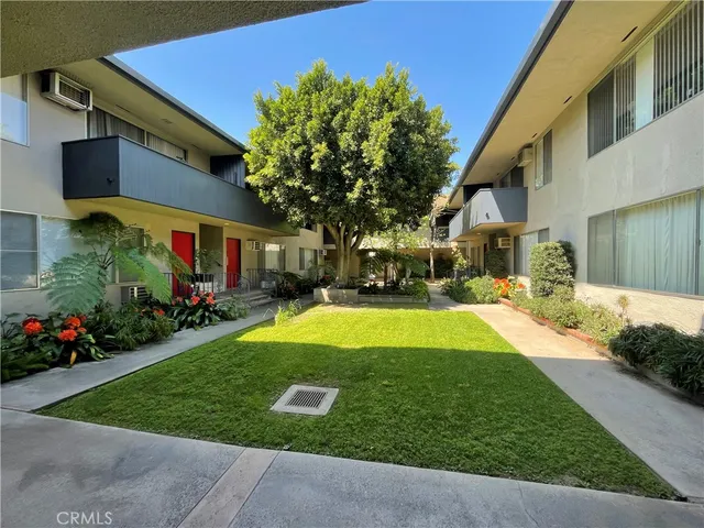 $2,200 | 545 North Holliston Avenue, Unit 2, Pasadena, CA 91106