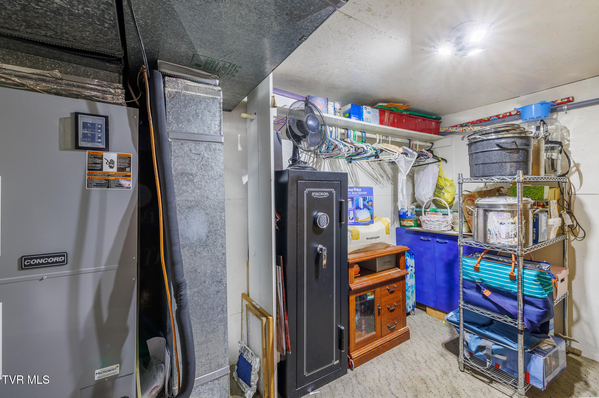 104 Chappell Road Surgoinsville, TN 37873 - Photo 28 of 34 1R9A3516-HDR