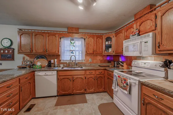 $399,900 | 104 Chappell Road, Surgoinsville, TN 37873