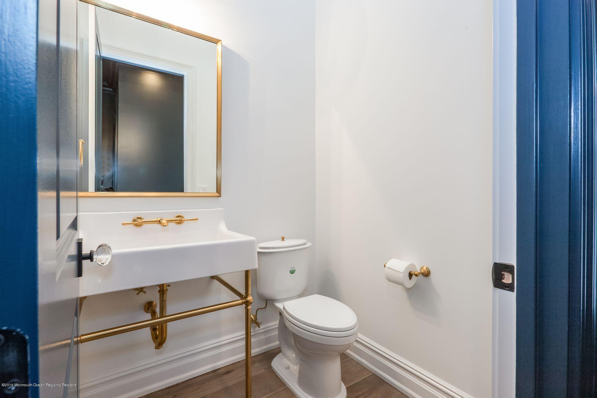 26 Hillcrest Road Fair Haven, NJ 07704 - Photo 21 of 46 Powder room