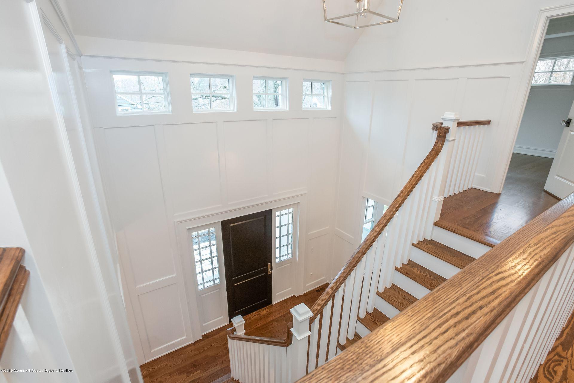 26 Hillcrest Road Fair Haven, NJ 07704 - Photo 6 of 46 Foyer